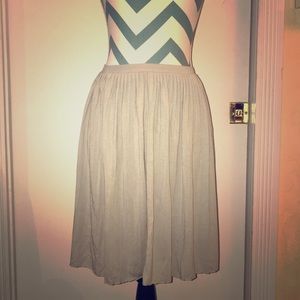 fan crease mid-length skirt